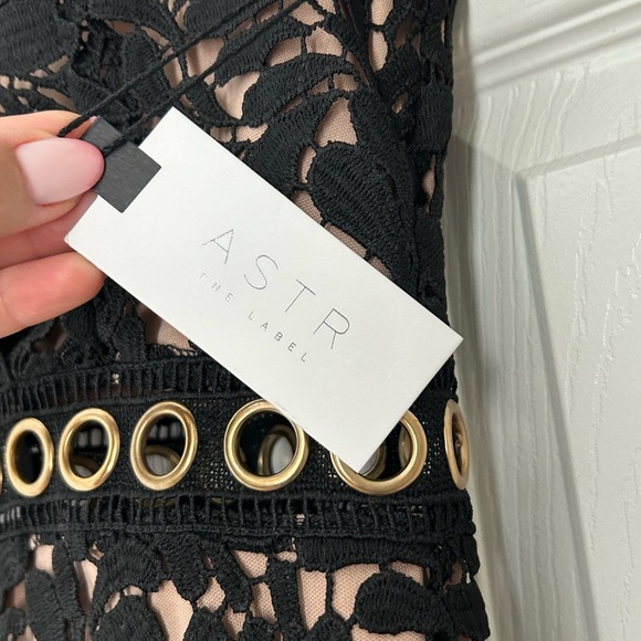 ASTR the label Grommet lace romper, size S - Picture 12 of 16